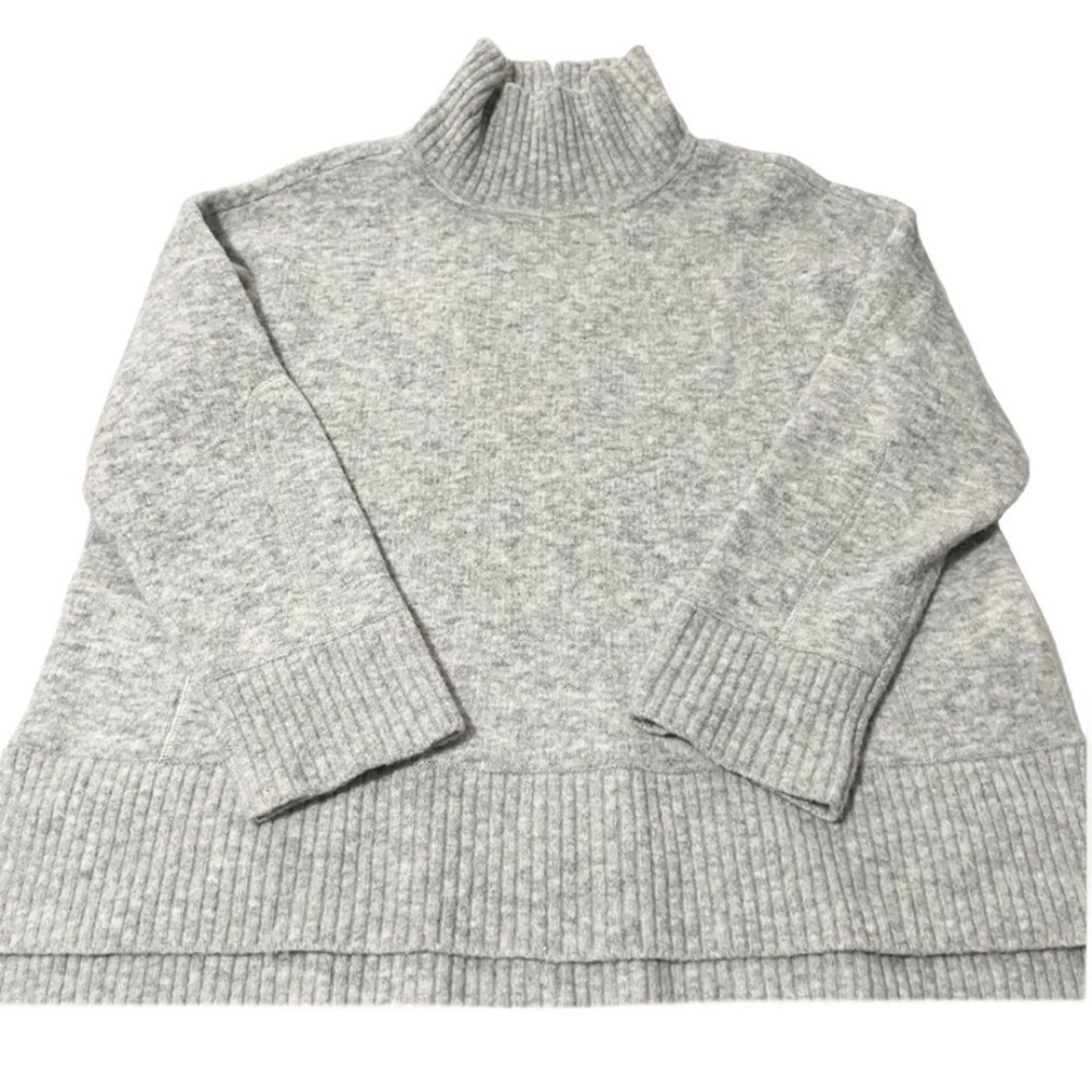 Club Monaco Wool Turtleneck Pullover Sweater Size XS (fits like a medium)